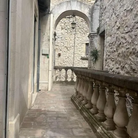 Delice De Nimes